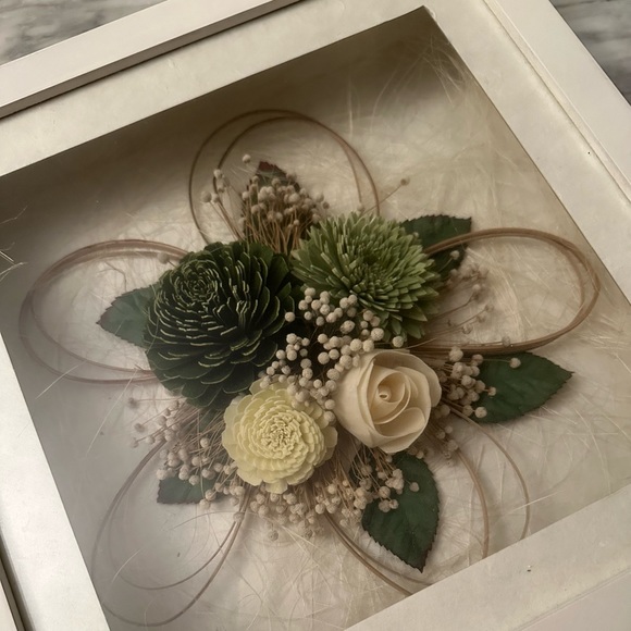 FLOWER SHADOW BOX WALL ART DECOR - Picture 1 of 4